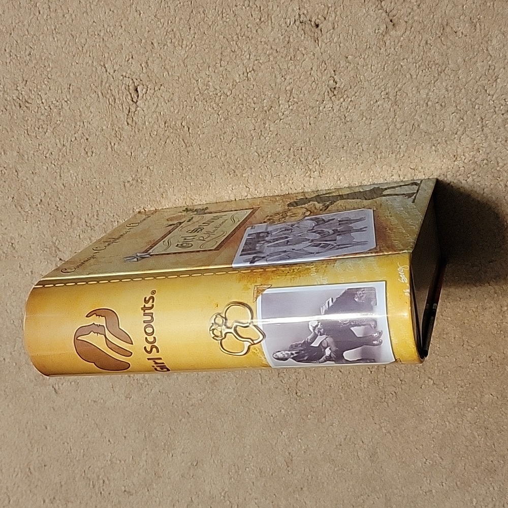 Girl Scout Reflections Tin Box - Picture 2 of 4